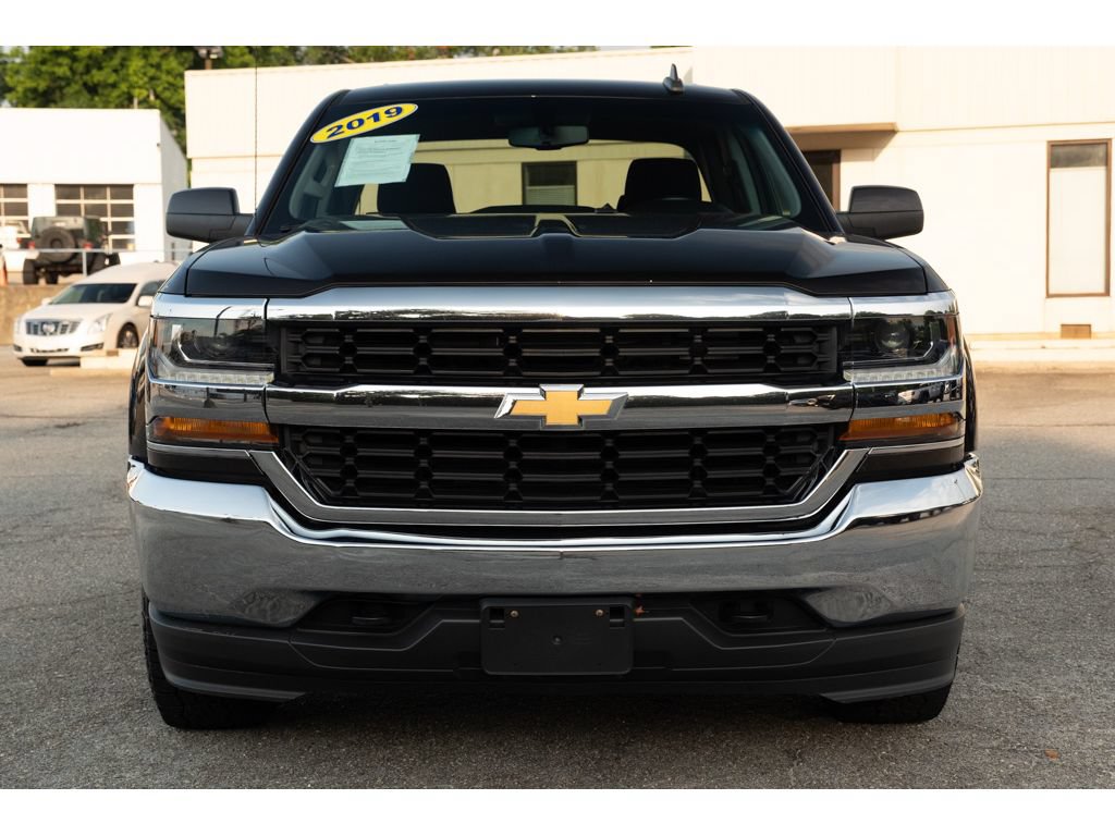 Used 2019 Chevrolet Silverado 1500 LT AWD/4WD image 3