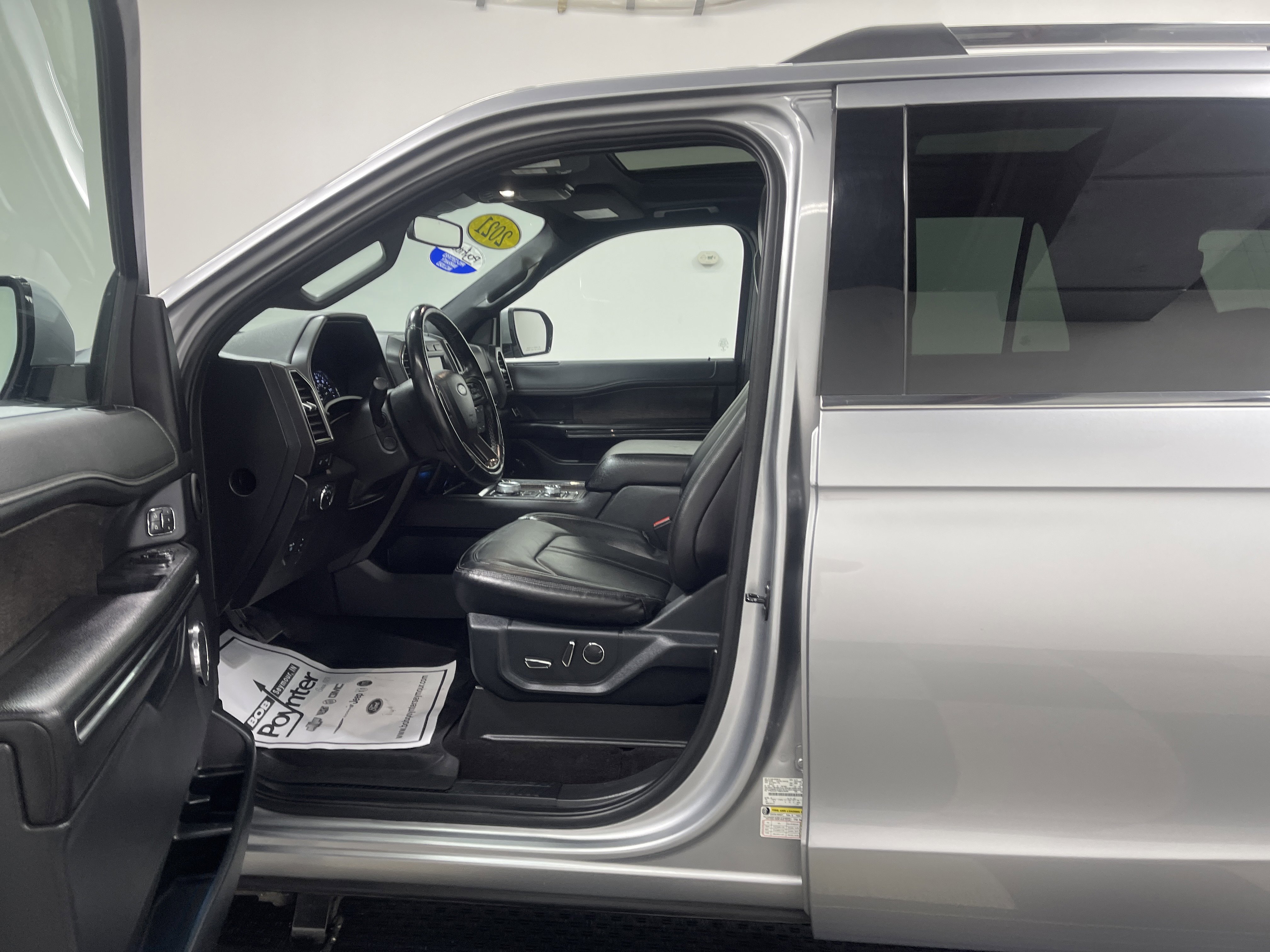 Used 2021 Ford Expedition Max Limited image 9