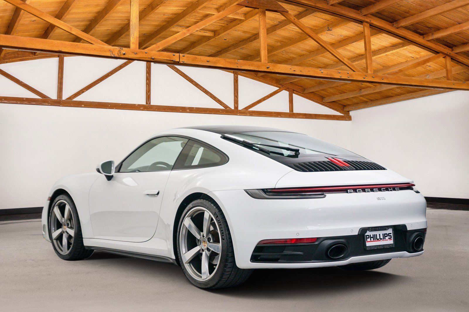 Used 2020 Porsche 911 Carrera RWD image 3
