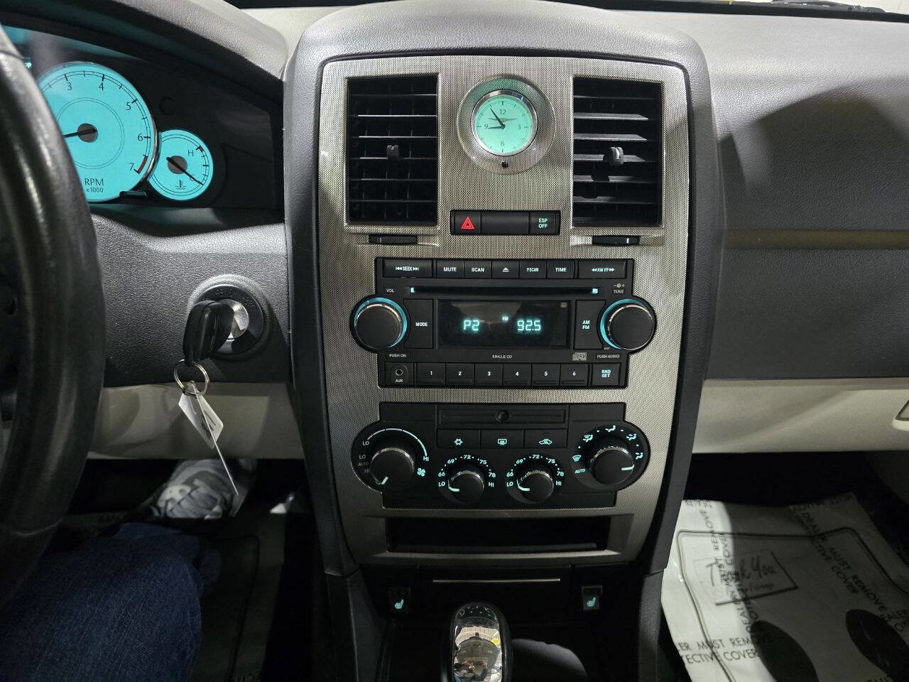 Used 2007 Chrysler 300 Touring L image 37