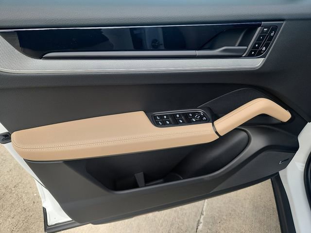 New 2026 Porsche Cayenne image 11