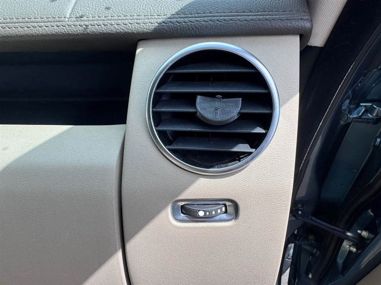 Used 2012 Land Rover LR4 AWD/4WD image 50