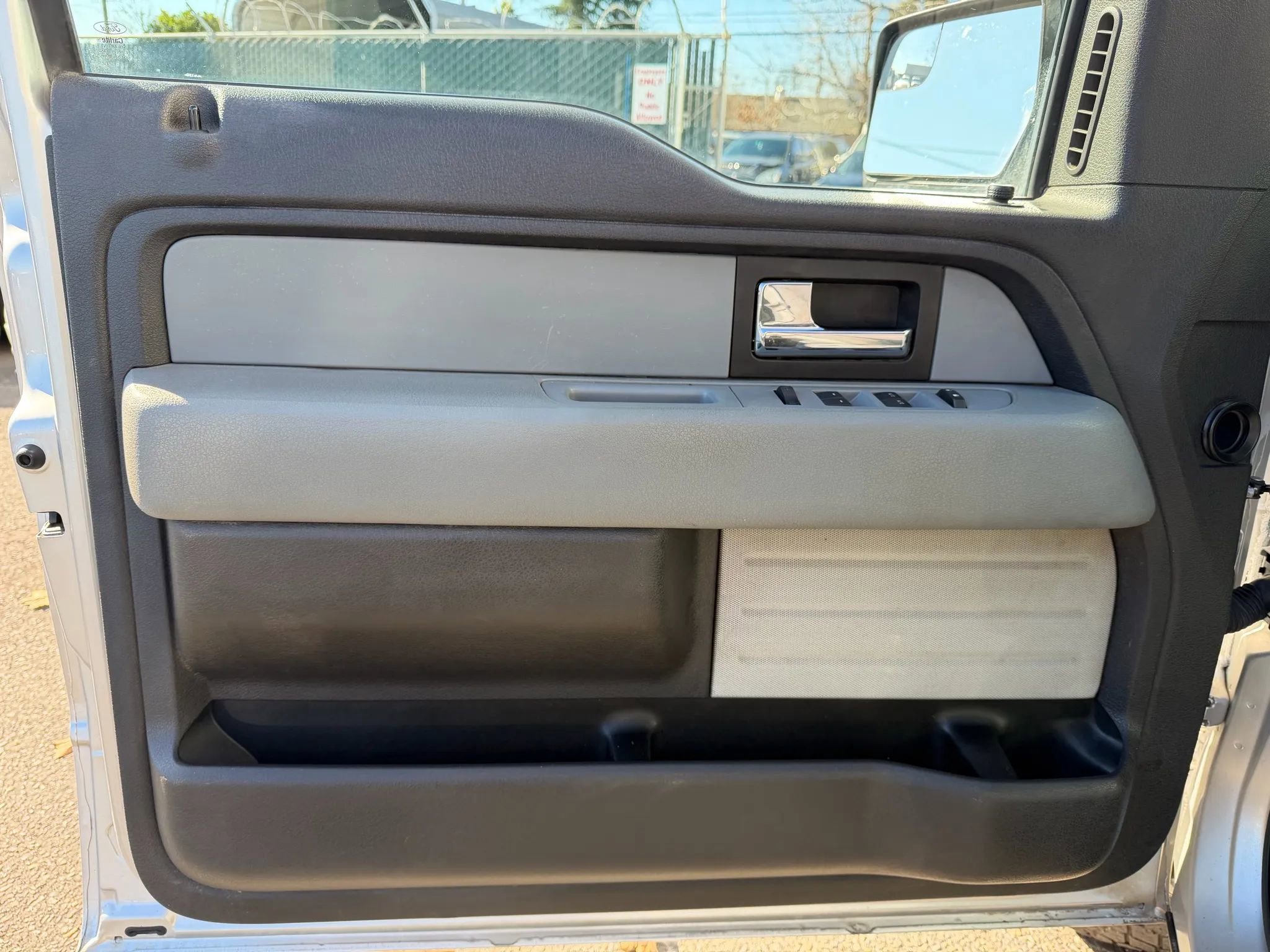 Used 2013 Ford F150 XLT image 8