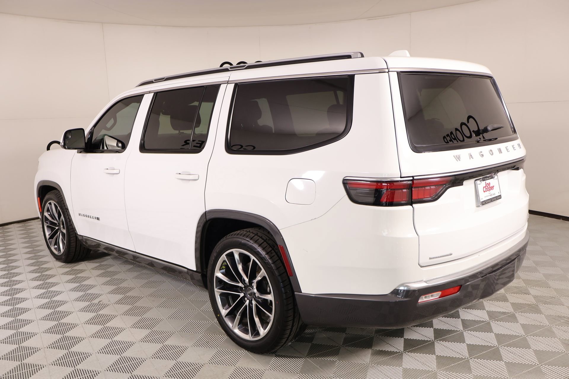 Used 2022 Jeep Wagoneer Series III w/ Premium Group I AWD/4WD image 25