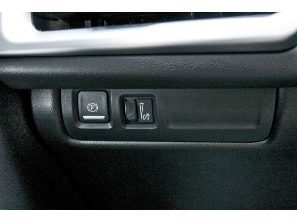 Certified 2025 Cadillac XT4 Premium Luxury image 20