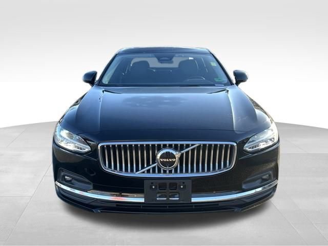 Used 2023 Volvo S90 B6 Plus image 12