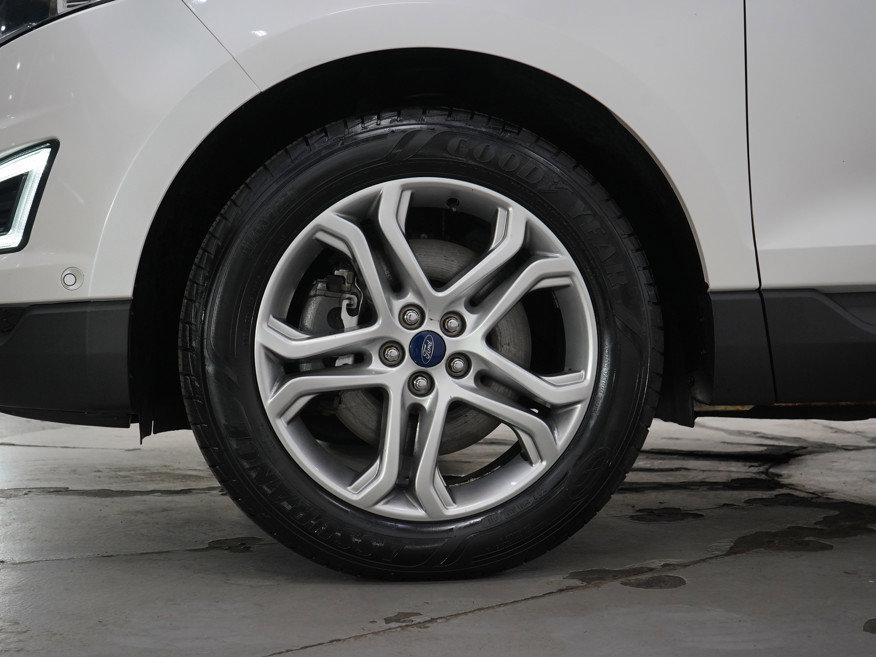 Used 2015 Ford Edge Titanium w/ Equipment Group 302A AWD/4WD image 30