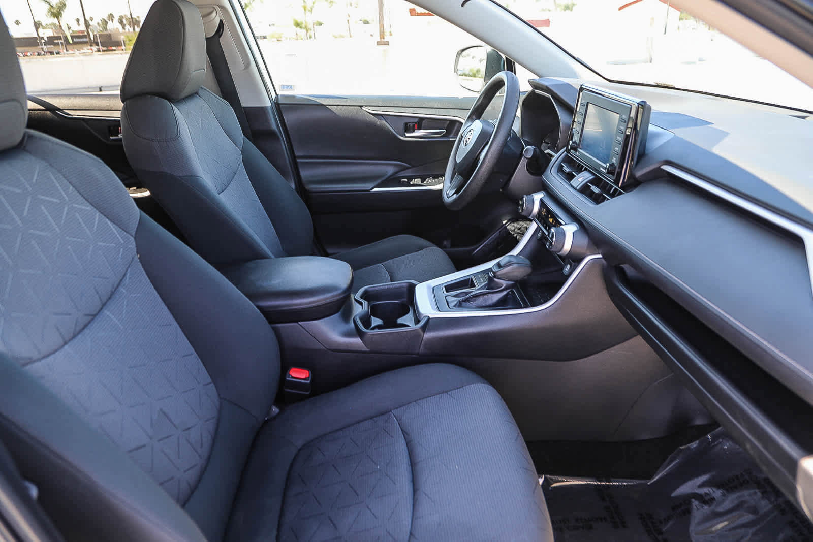 Certified 2020 Toyota RAV4 XLE w/ Carpet Mat Package image 17