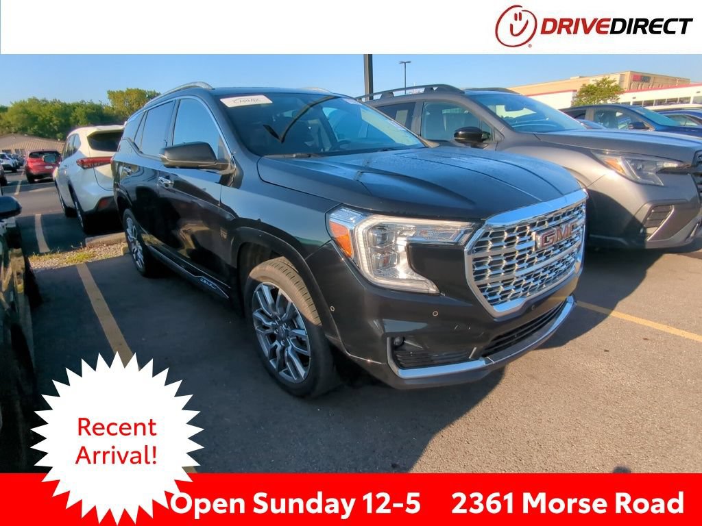 Used 2022 GMC Terrain Denali AWD/4WD image 1