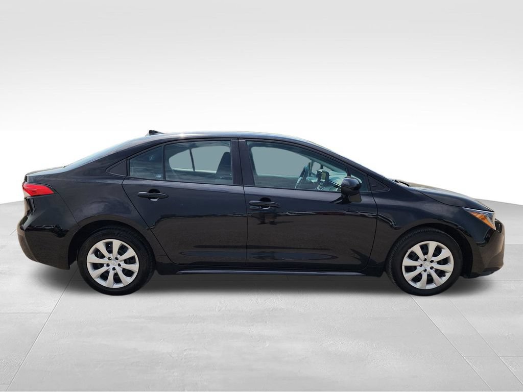 Used 2024 Toyota Corolla LE FWD image 9