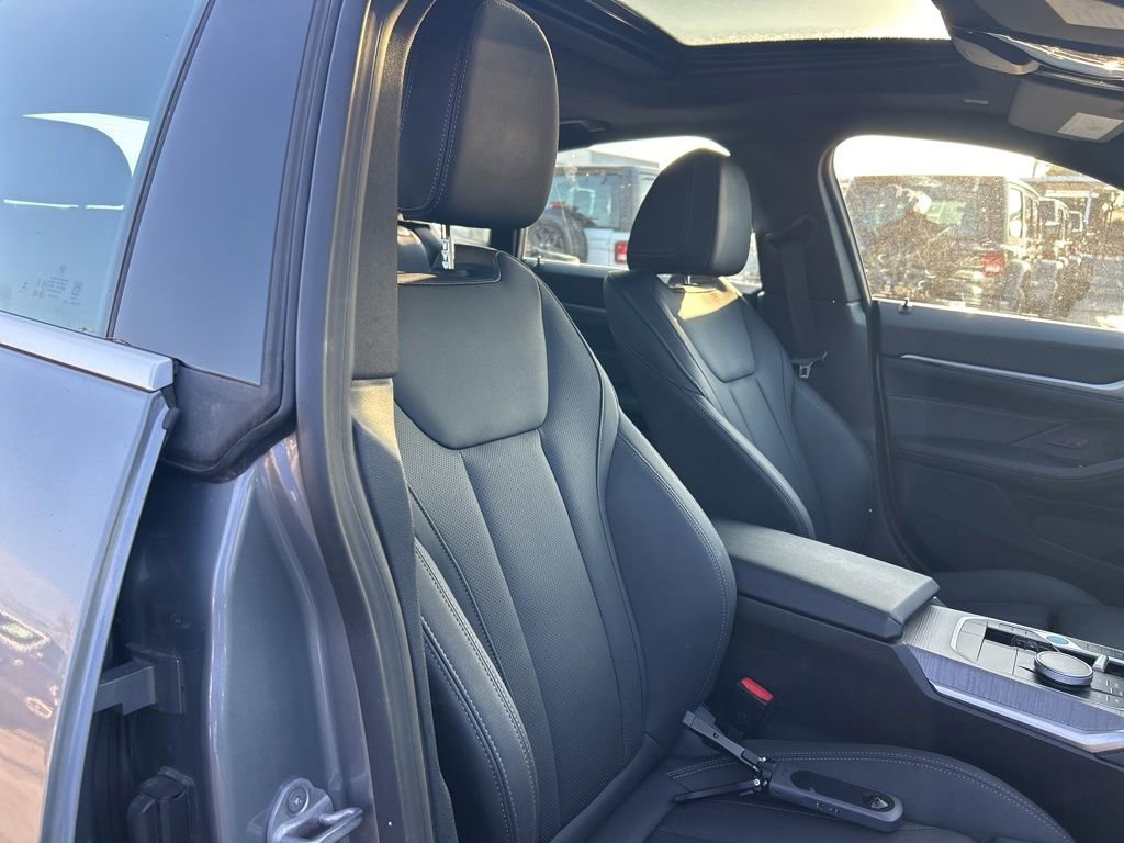 Used 2025 BMW i4 xDrive40i AWD/4WD image 22