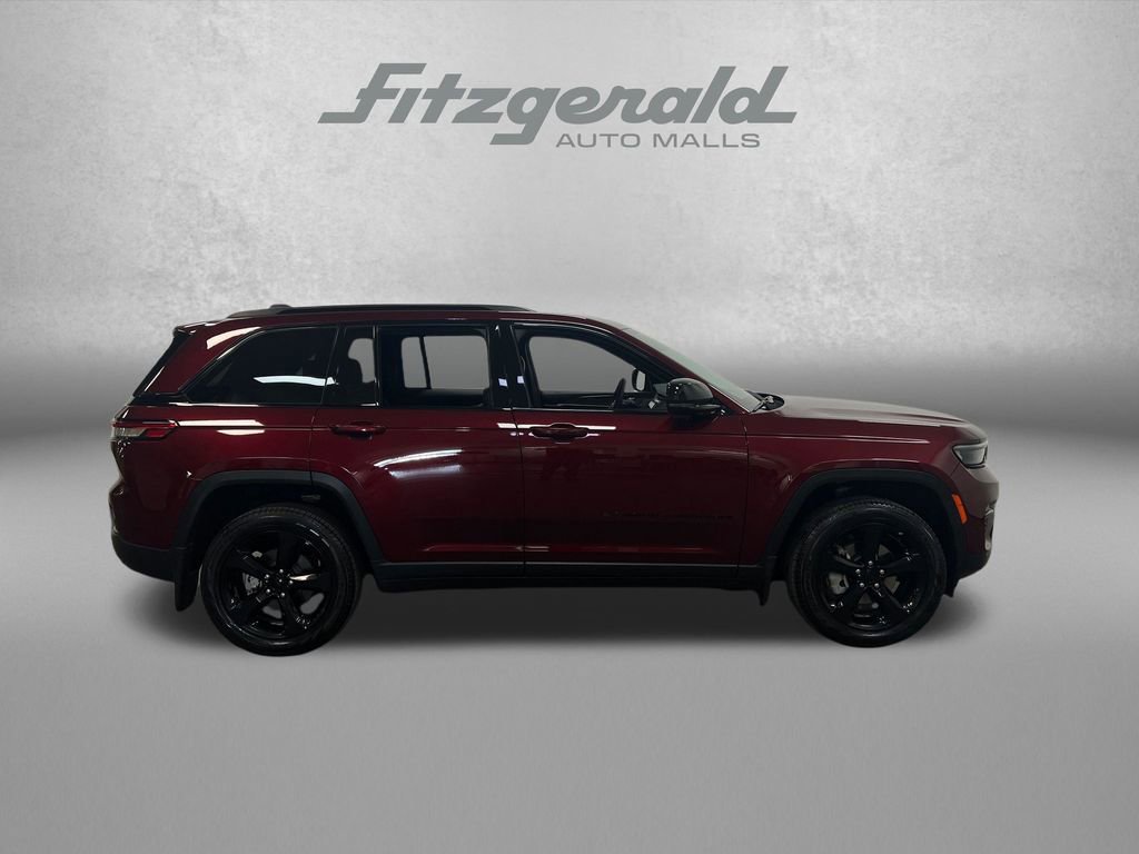 Used 2025 Jeep Grand Cherokee Limited w/ Black Appearance Package RWD image 8