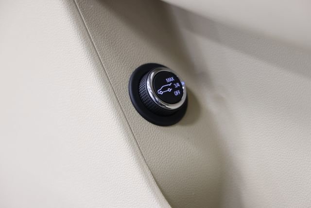 Used 2017 Cadillac XT5 Luxury w/ Driver Awareness Package image 21