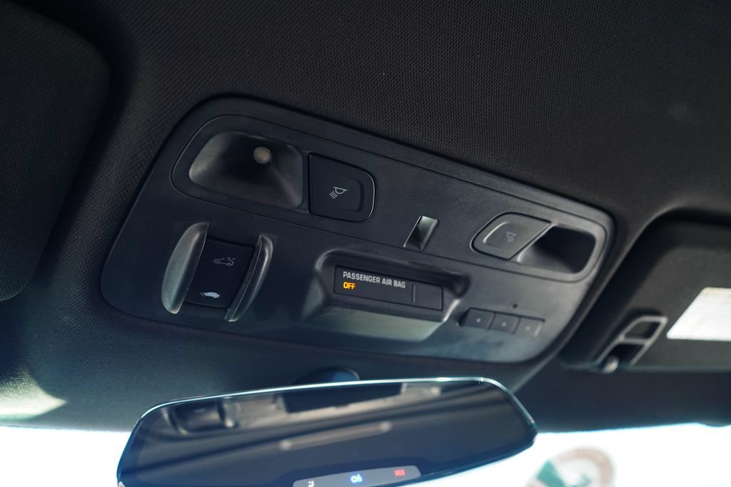 Used 2017 Chevrolet Camaro SS RWD image 11