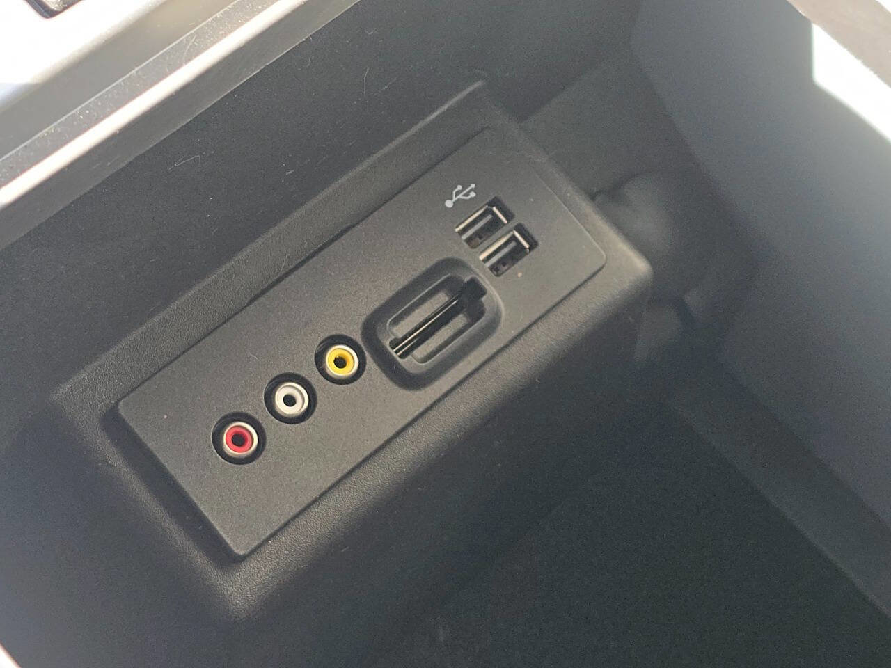 Used 2013 Ford F150 Lariat w/ Lariat Chrome Pkg image 22