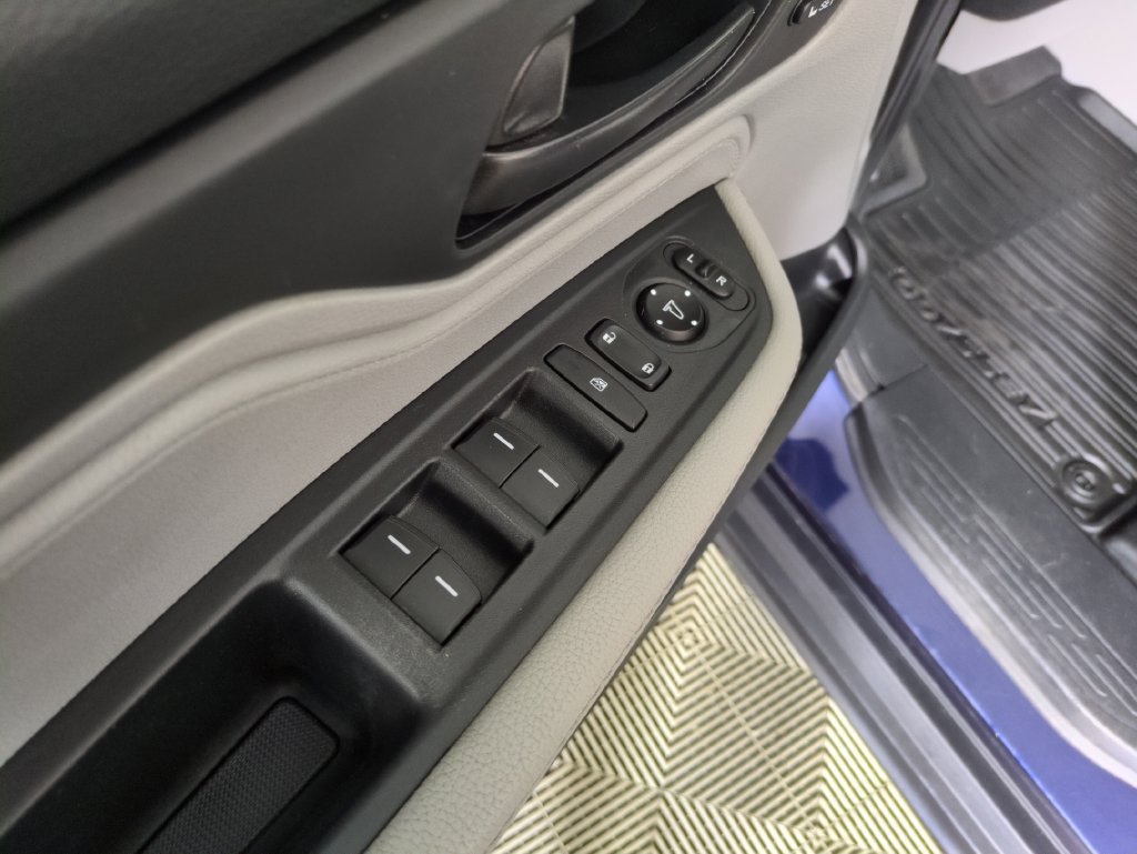 Used 2018 Honda Odyssey EX-L image 16