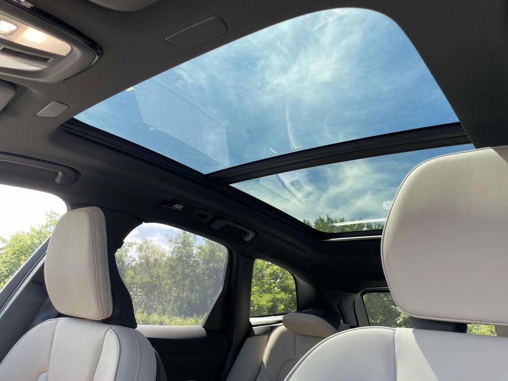 New 2026 Volvo XC60 B5 Plus w/ Protection Package Premier image 10