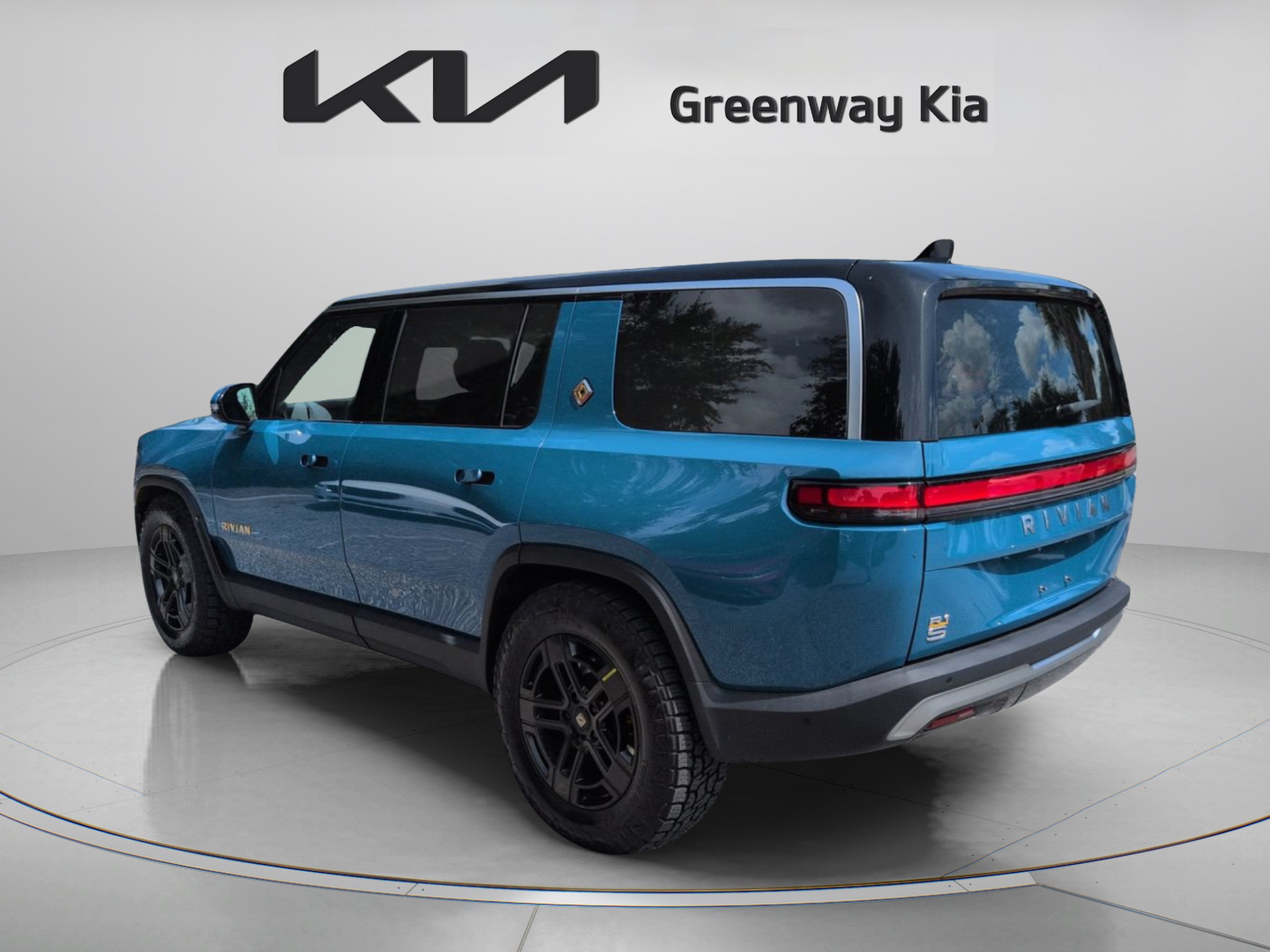 Used 2023 Rivian R1S Adventure Quad AWD/4WD image 8