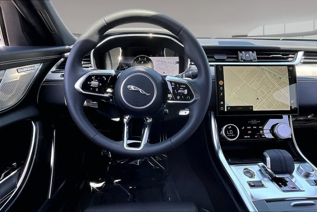 Used 2024 Jaguar XF R-Dynamic SE AWD/4WD image 8