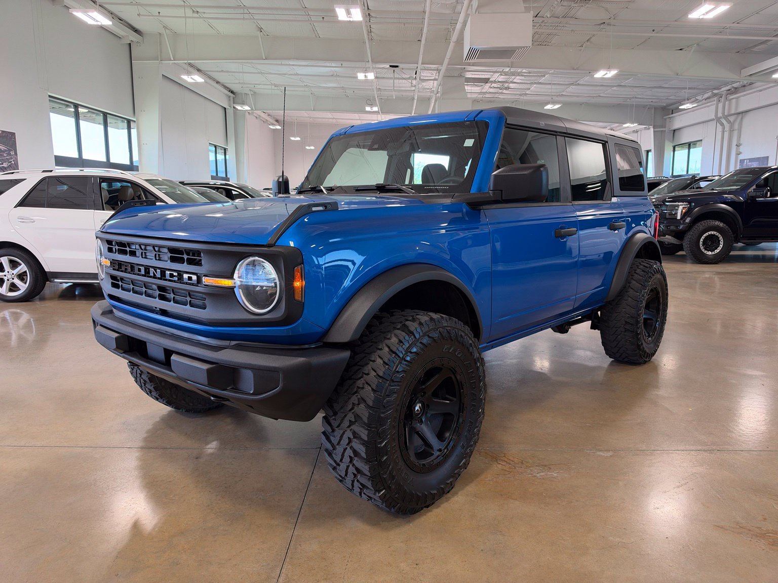 Used 2021 Ford Bronco 4-Door AWD/4WD image 3