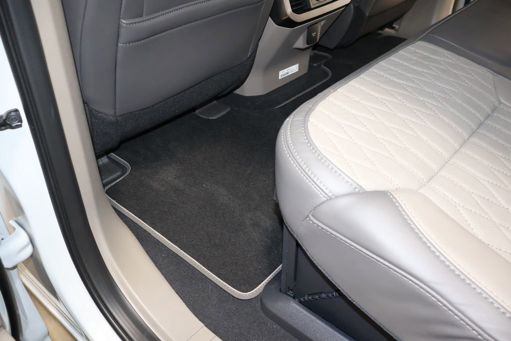 Used 2025 Ford F250 Platinum w/ Platinum Plus Package image 54