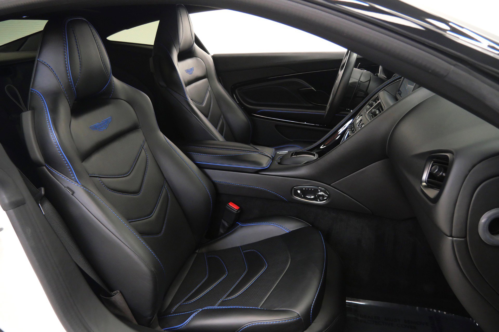 Used 2020 Aston Martin DBS Superleggera RWD image 25