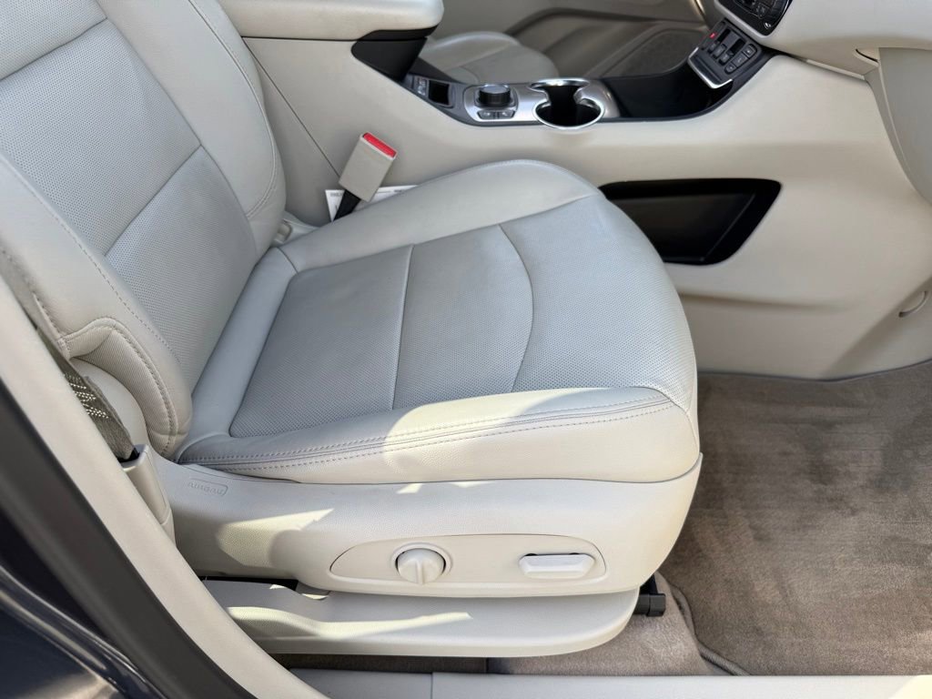 Used 2018 GMC Terrain Denali w/ Comfort Package image 42