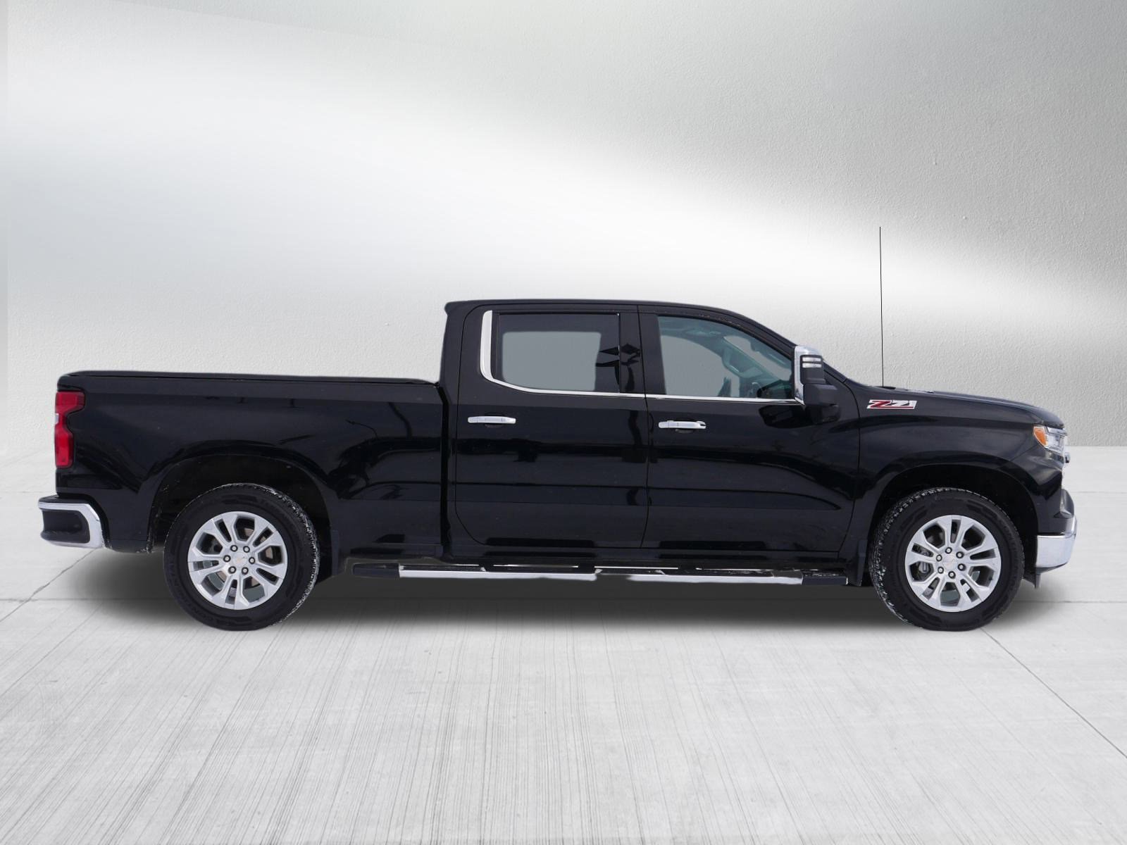 Used 2023 Chevrolet Silverado 1500 LTZ w/ LTZ Premium Package image 8