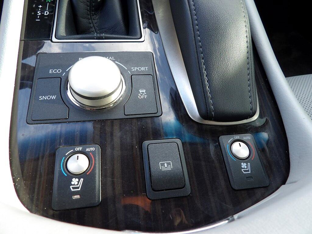 Used 2014 Lexus LS 460 Luxury w/ Comfort Package image 65