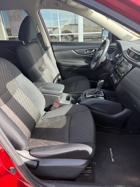 Used 2018 Nissan Rogue SV image 20