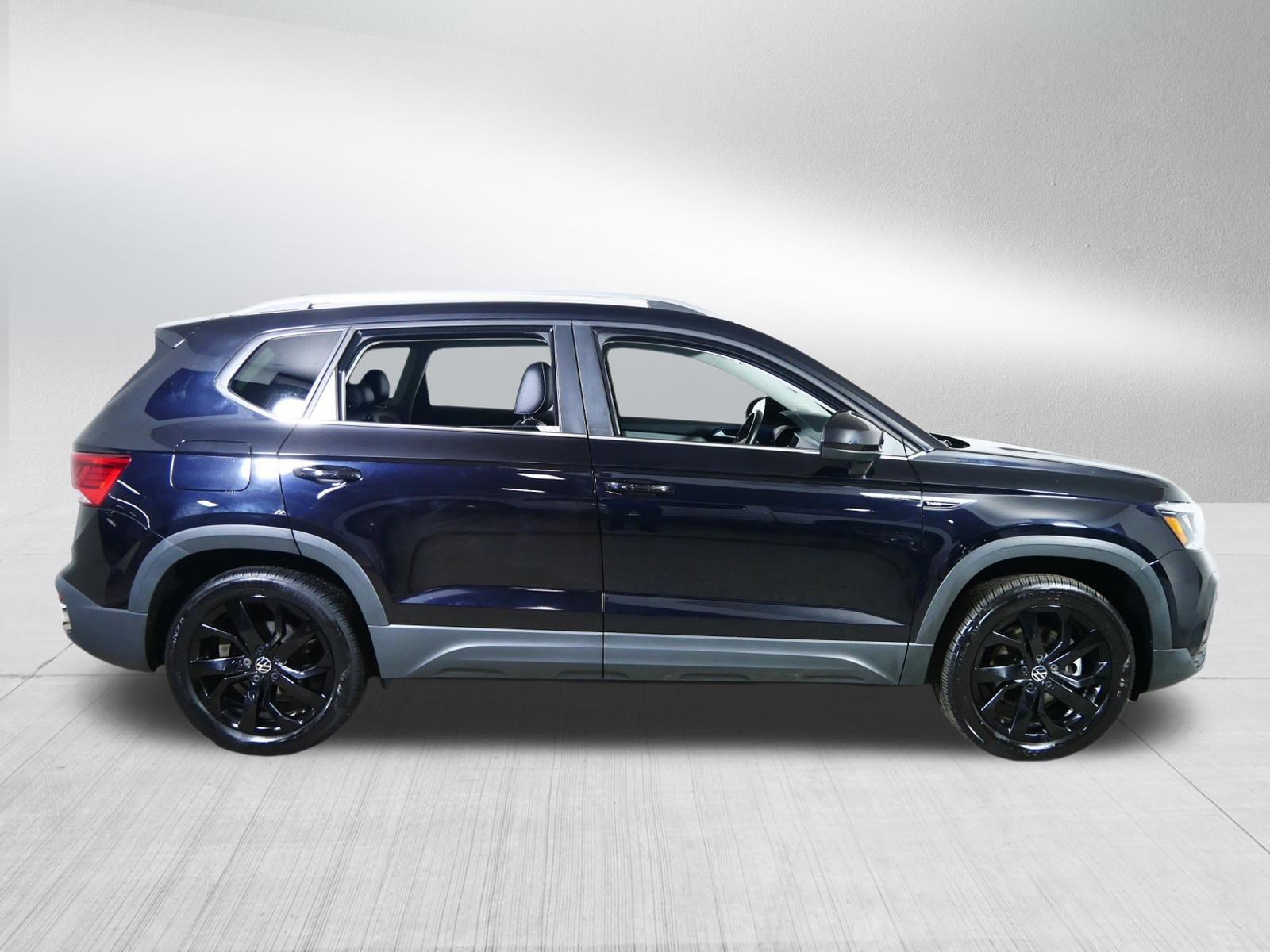 Certified 2022 Volkswagen Taos SE w/ Panoramic Sunroof Package image 8