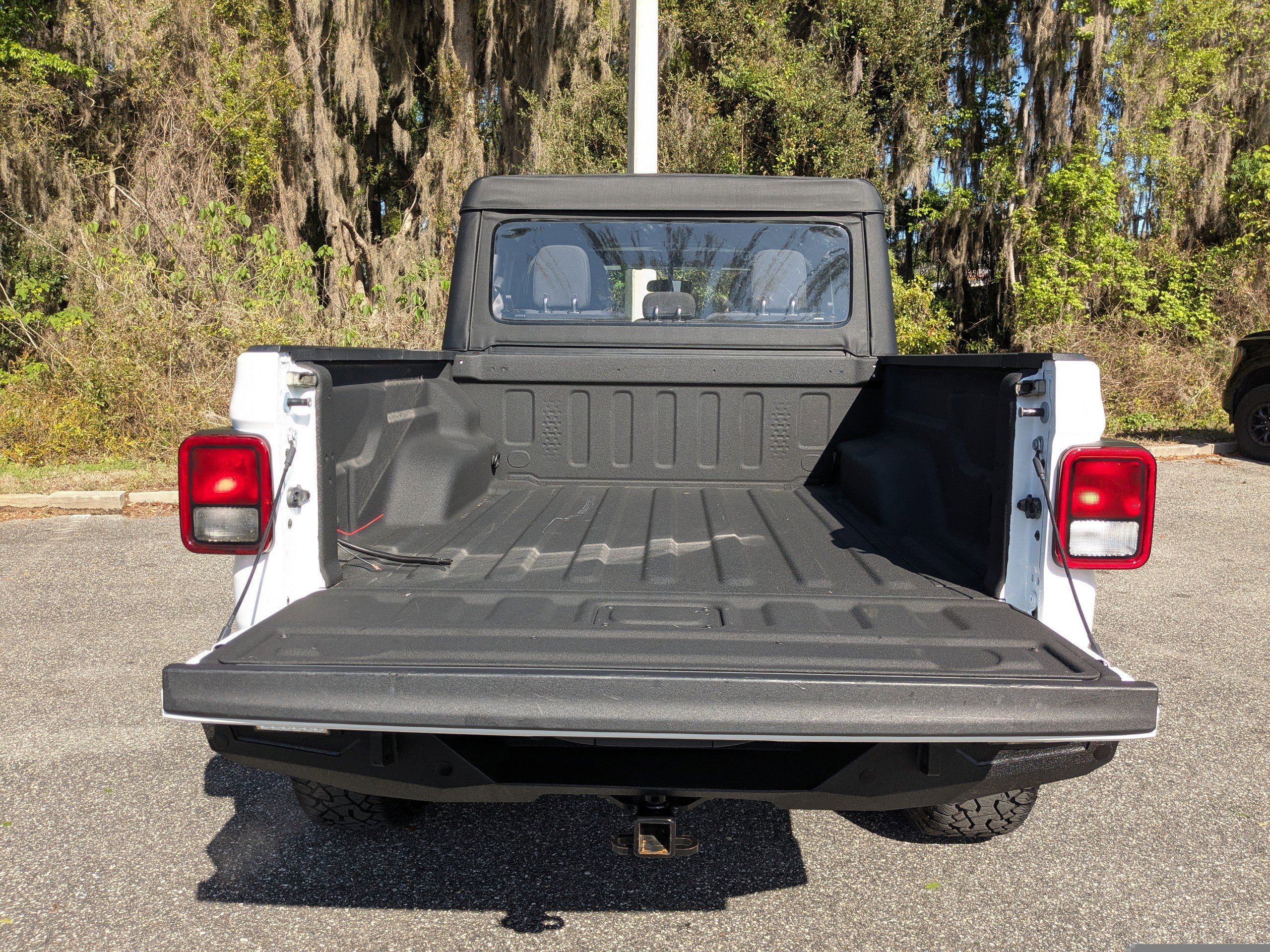 Certified 2023 Jeep Gladiator Sport image 12