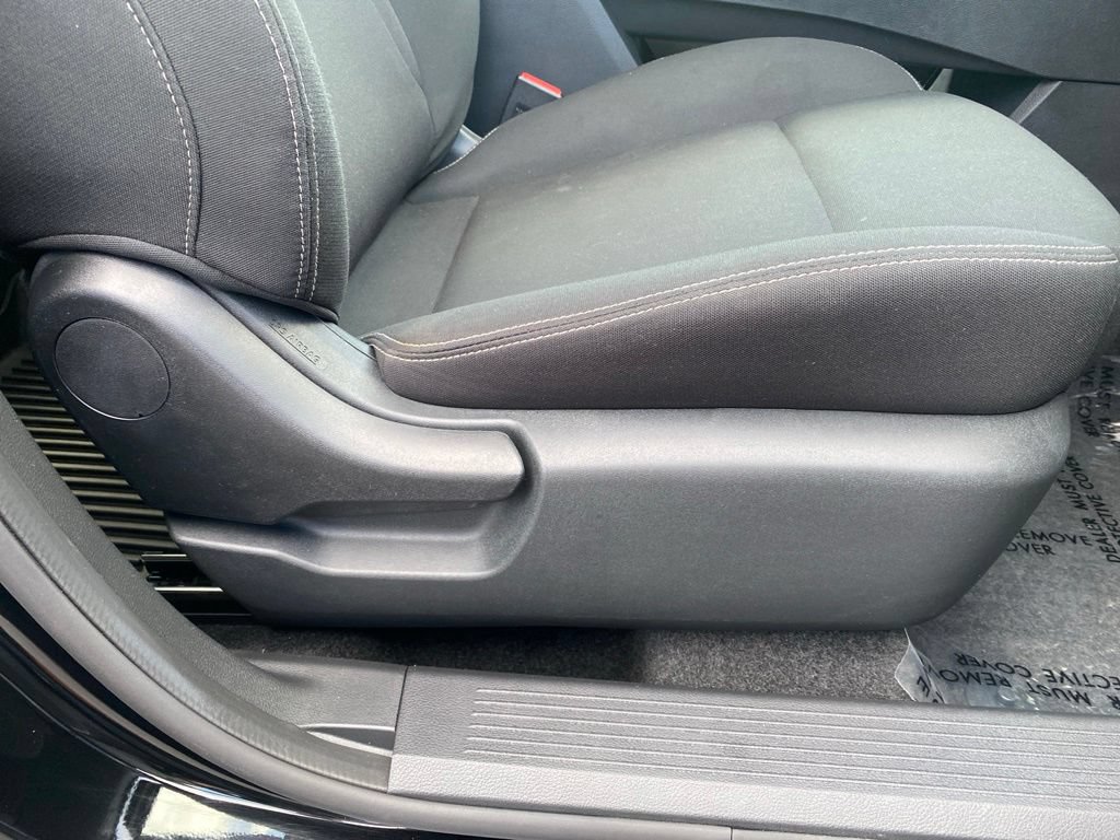 Used 2023 Nissan Rogue S AWD/4WD image 35
