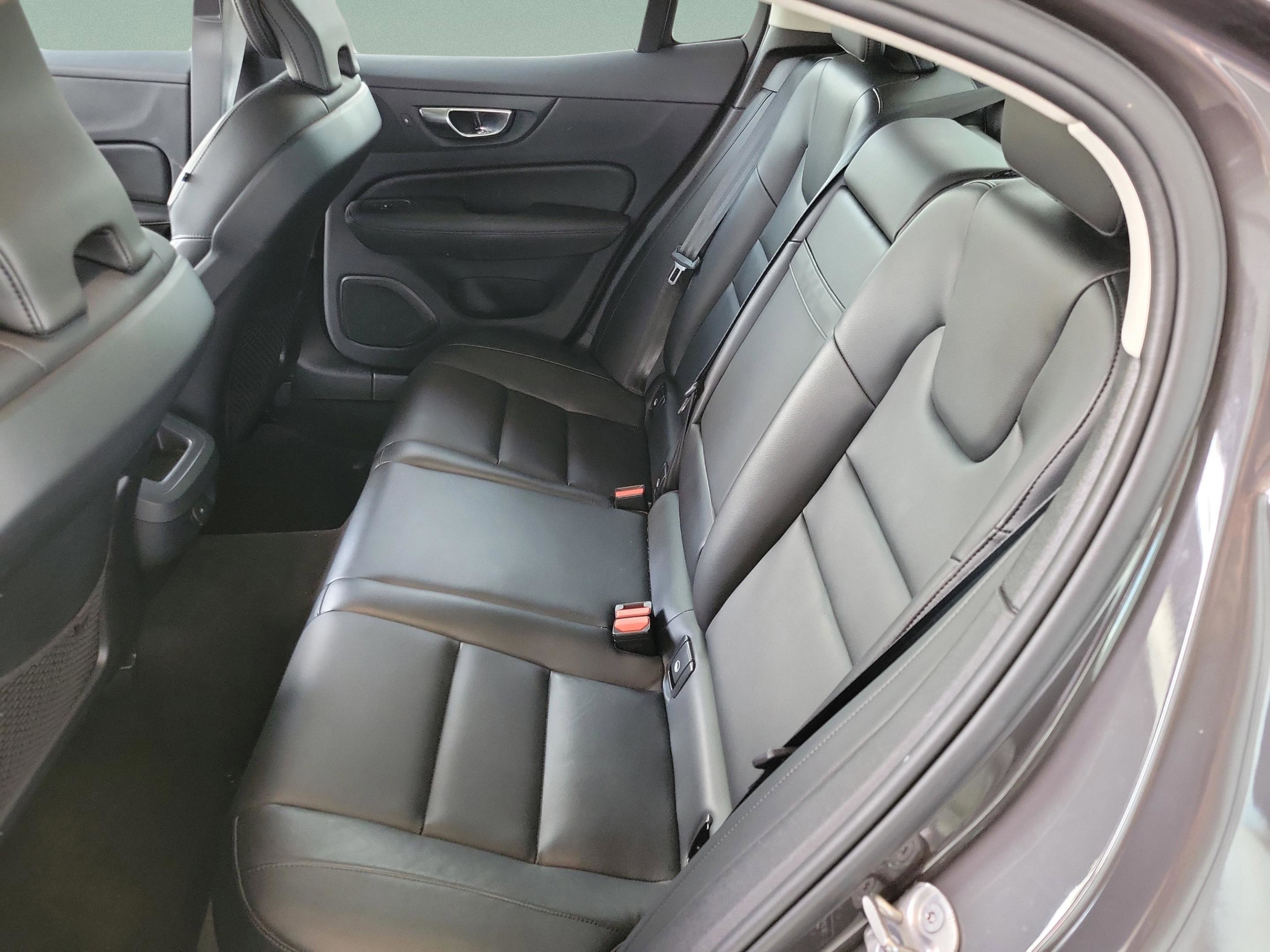 Used 2024 Volvo S60 B5 Core image 11