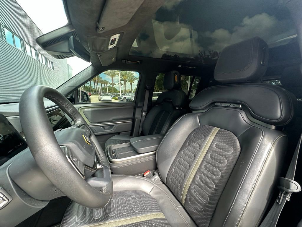 Used 2025 Rivian R1S Adventure AWD/4WD image 5
