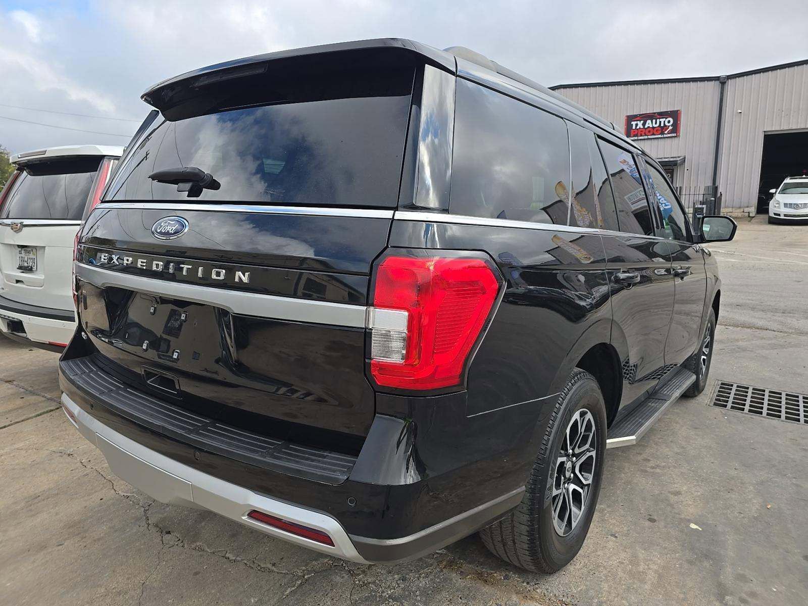 Used 2024 Ford Expedition XLT video 2