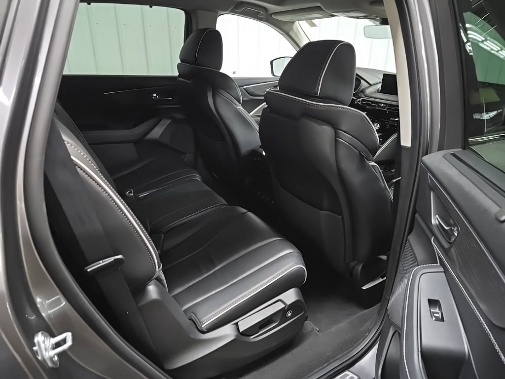 Used 2023 Acura MDX SH-AWD w/ Advance Package image 18