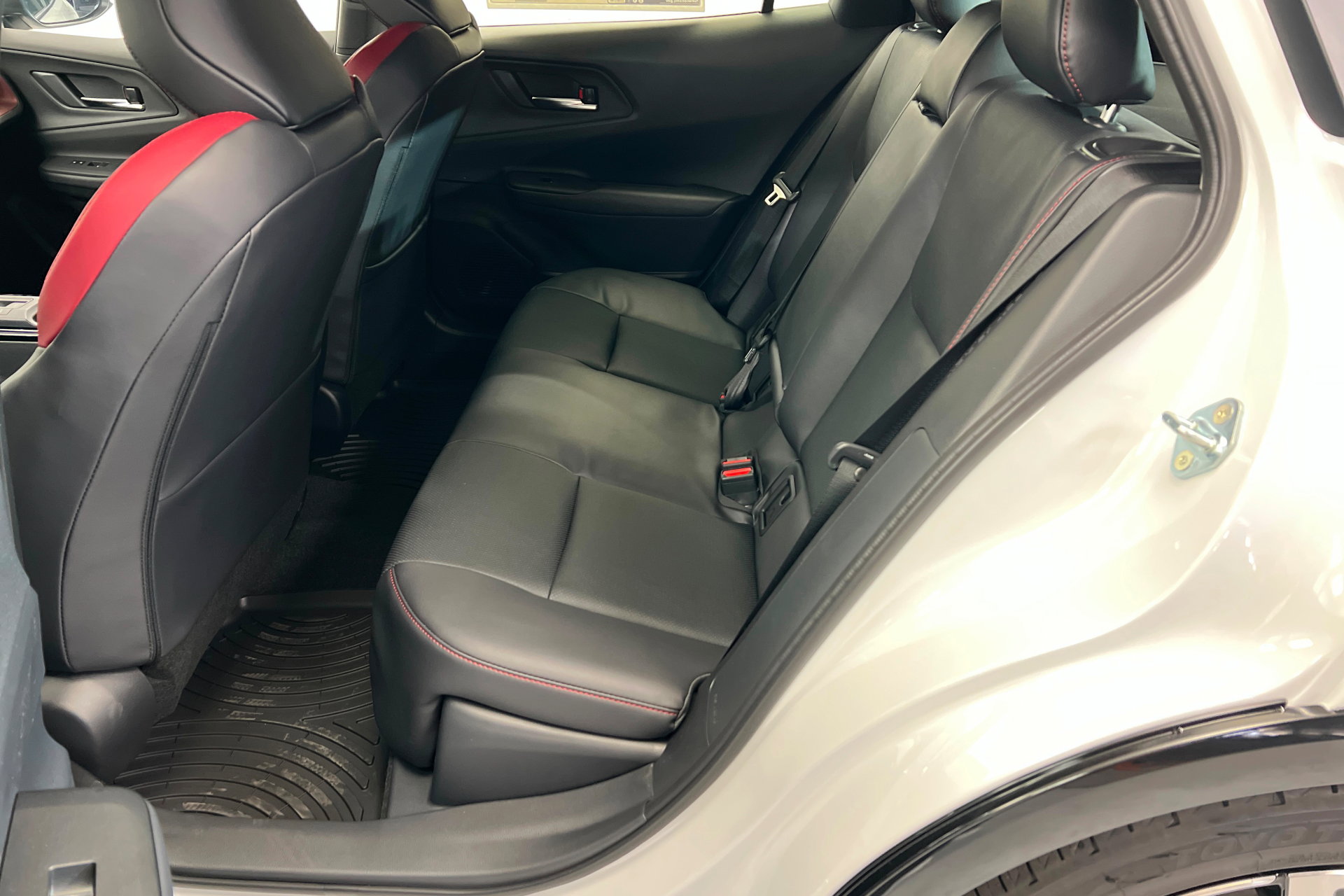 New 2026 Toyota Prius Plug-In Hybrid FWD image 21