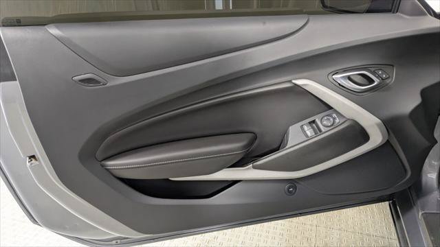 Used 2022 Chevrolet Camaro LT RWD image 13
