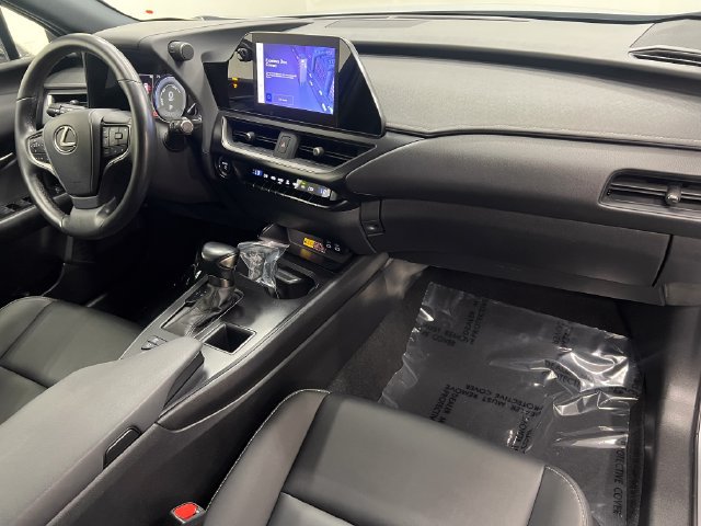 Certified 2024 Lexus UX 250h FWD image 12