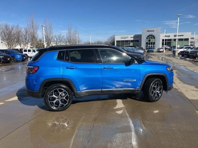 Certified 2025 Jeep Compass Limited AWD/4WD image 5