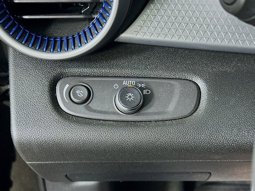 Used 2025 Chevrolet Trax LS FWD image 21