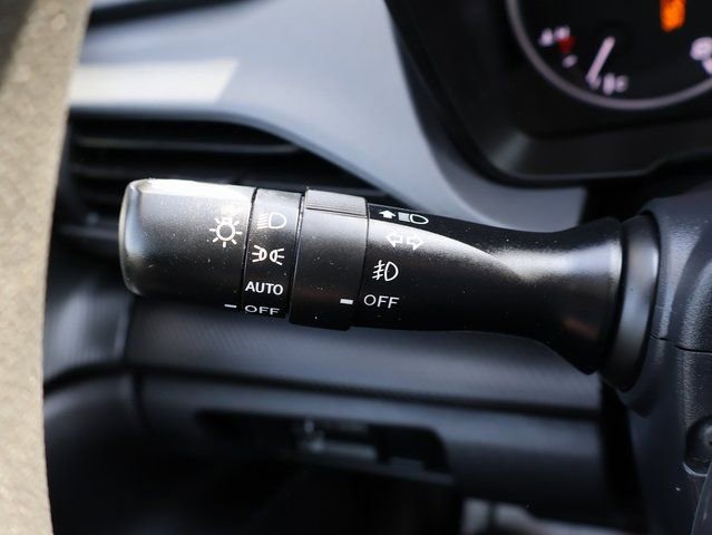 Used 2024 Subaru Crosstrek 2.0i Premium image 33