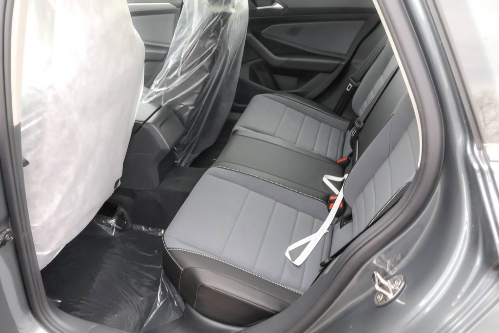 New 2026 Volkswagen Jetta SE FWD image 32