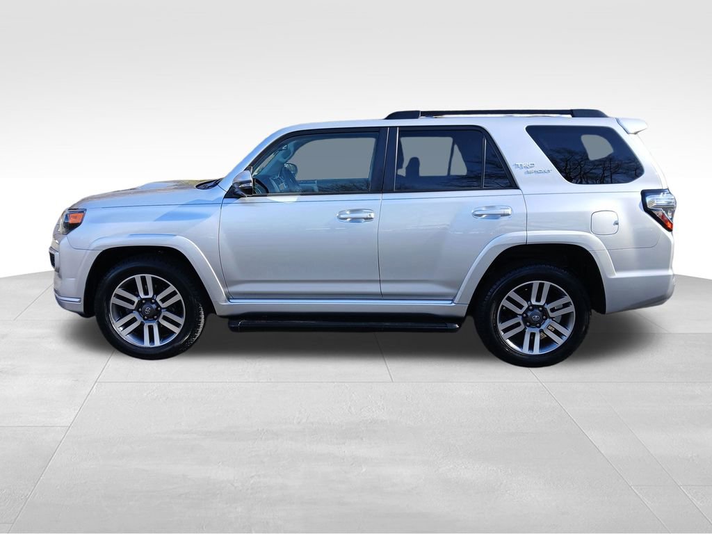 Used 2022 Toyota 4Runner TRD Sport image 2