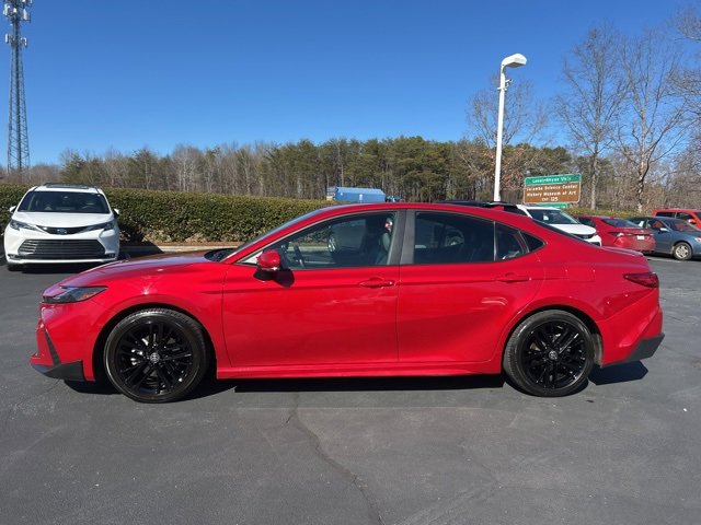 Used 2025 Toyota Camry SE image 8