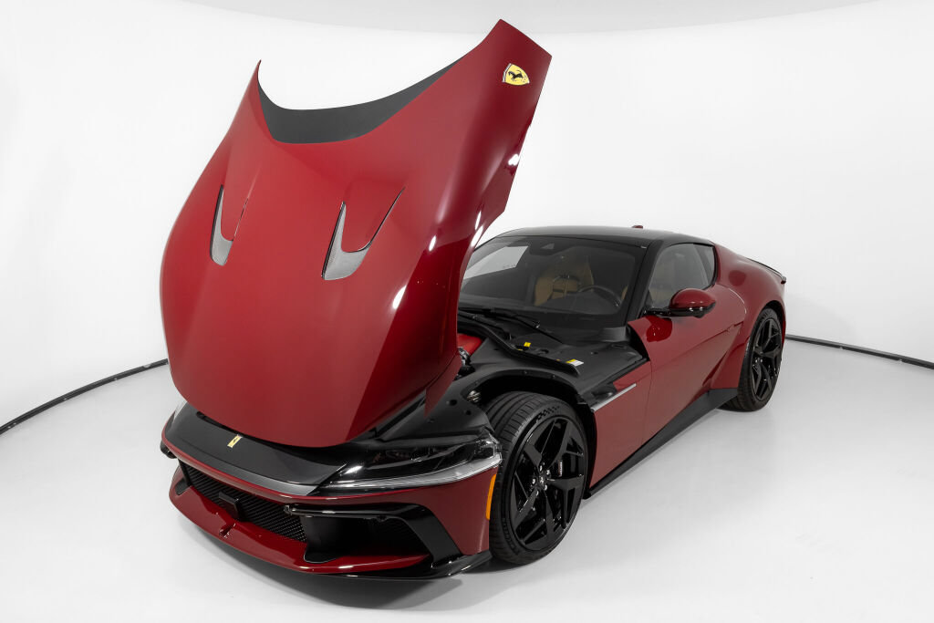 Used 2025 Ferrari 12Cilindri RWD image 24