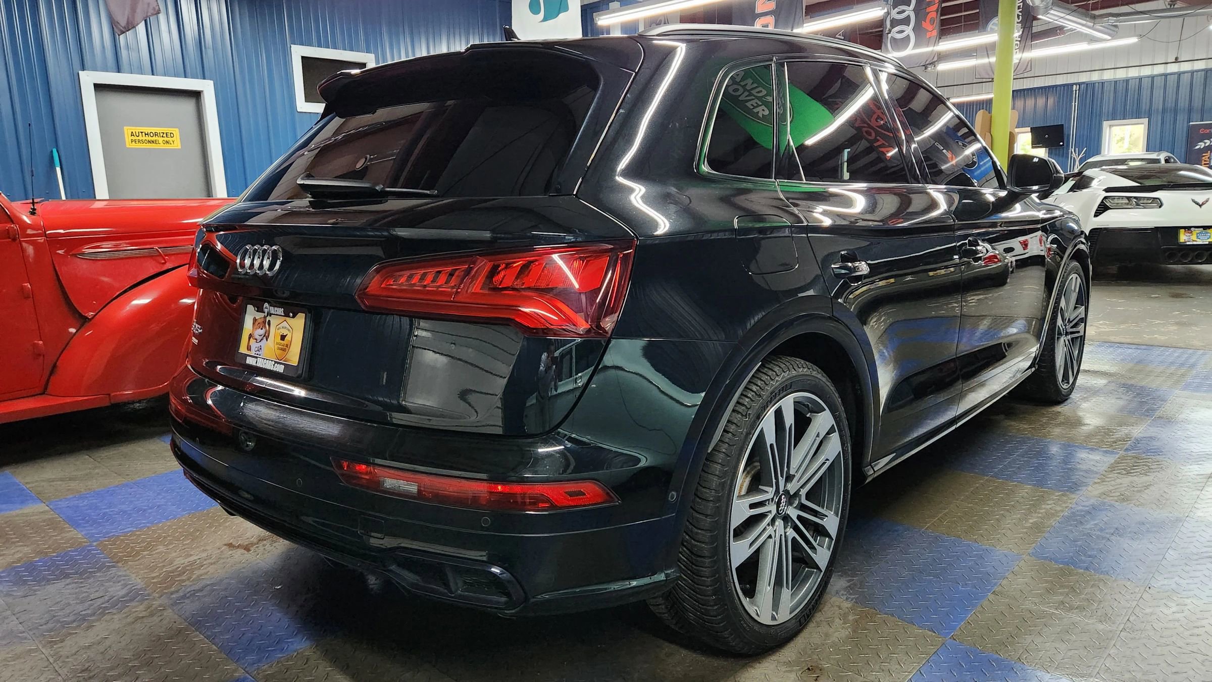 Used 2019 Audi SQ5 Prestige image 3
