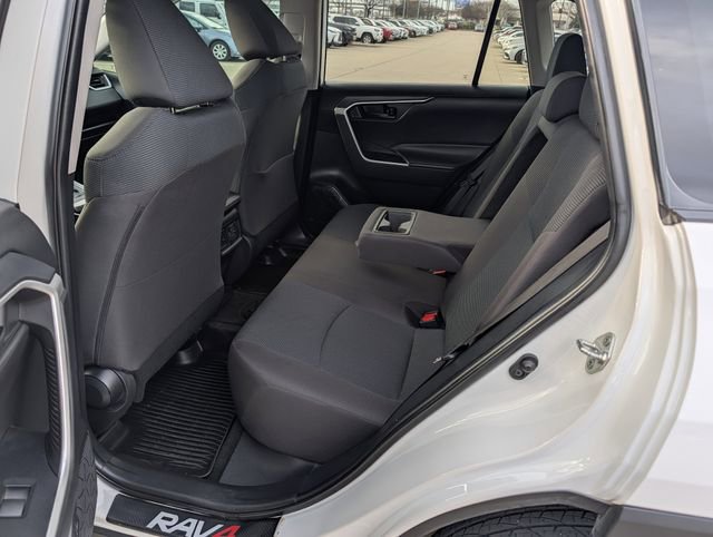 Used 2022 Toyota RAV4 LE image 26
