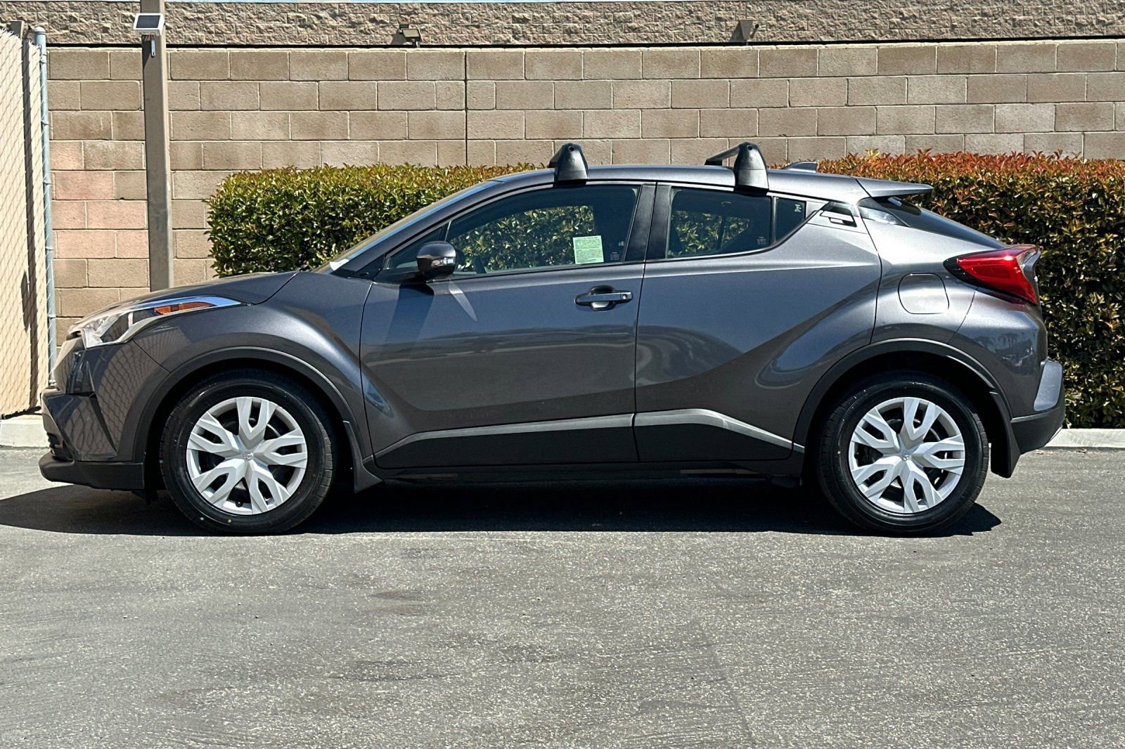 Used 2019 Toyota C-HR LE FWD image 7